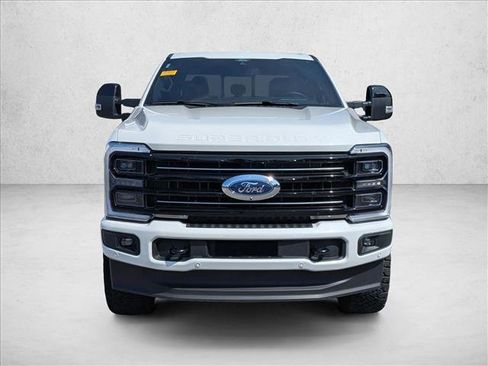 Used 2025 Ford F250 Platinum AWD/4WD image 3