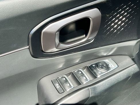 Certified 2025 Kia Sorento S image 12