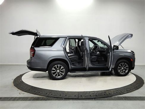 Used 2021 Chevrolet Tahoe LT w/ LT Signature Plus Package image 16