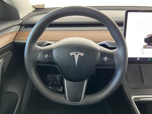 Used 2023 Tesla Model 3 Standard Range image 16