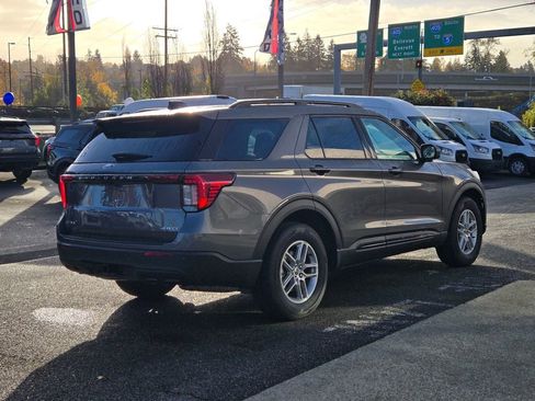 New 2026 Ford Explorer Active image 5