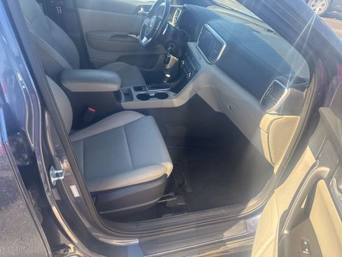 Used 2020 Kia Sportage S image 14