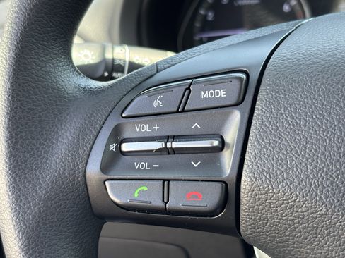 Used 2019 Hyundai Elantra GT image 19