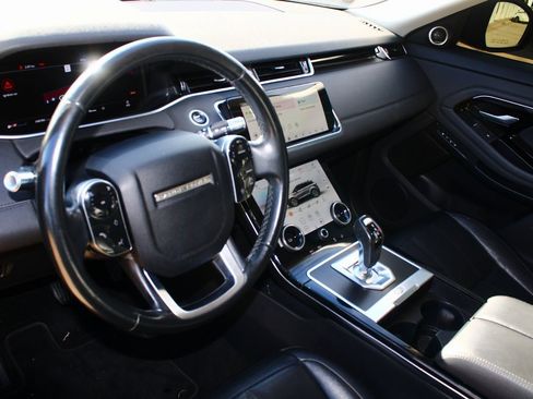 Used 2020 Land Rover Range Rover Evoque SE image 2