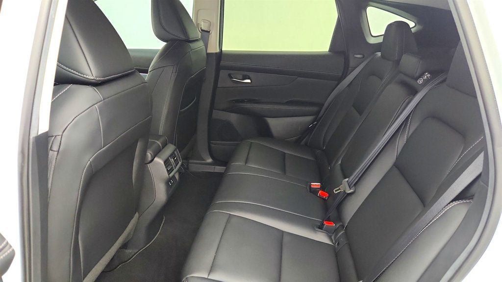 Used 2025 Nissan Murano SL AWD/4WD image 21