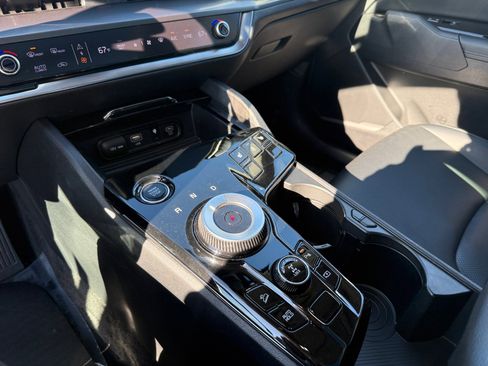 Used 2023 Kia Sportage EX w/ EX Premium Package image 13