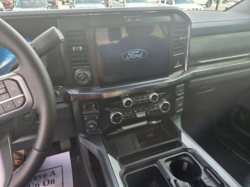 Used 2025 Ford F350 Lariat w/ Lariat Ultimate Package AWD/4WD image 9
