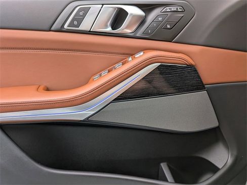 Used 2025 BMW X7 M60i image 28