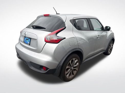 Used 2017 Nissan Juke SV image 5