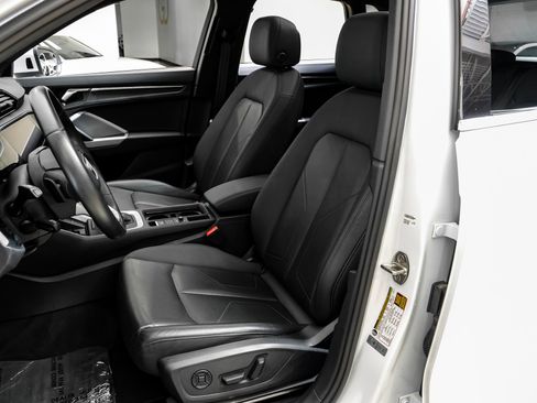 Used 2024 Audi Q3 2.0T Premium w/ Convenience Package image 33