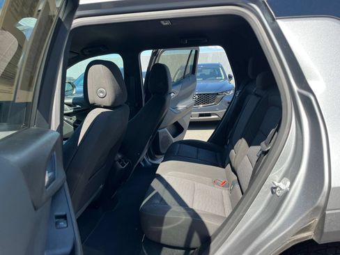 Used 2025 Chevrolet Equinox LT FWD image 26