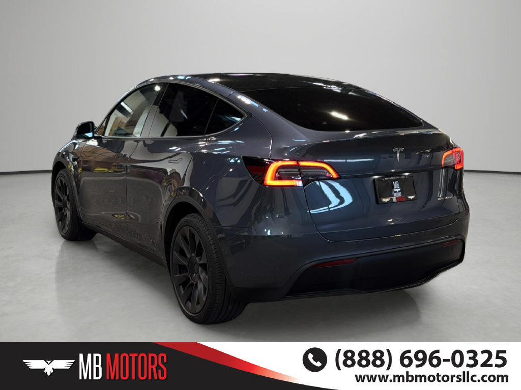 Used 2022 Tesla Model Y Long Range AWD/4WD image 3