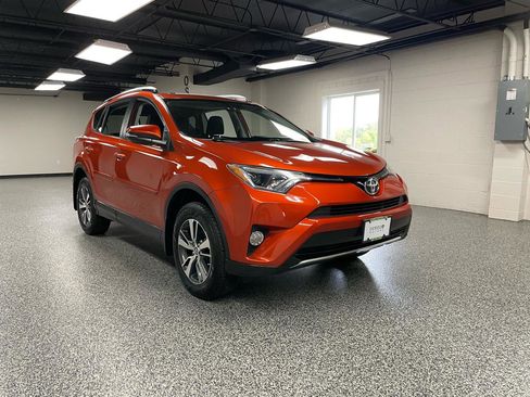 Used 2016 Toyota RAV4 XLE AWD/4WD image 7