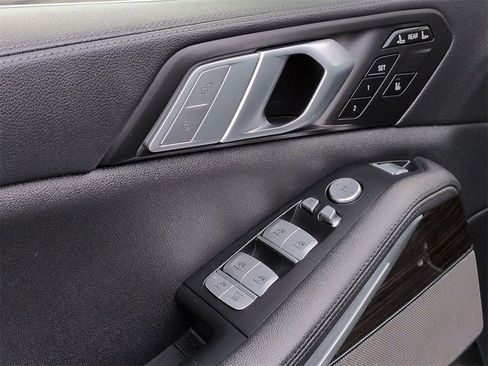 Used 2020 BMW X7 xDrive40i w/ Premium Package image 24