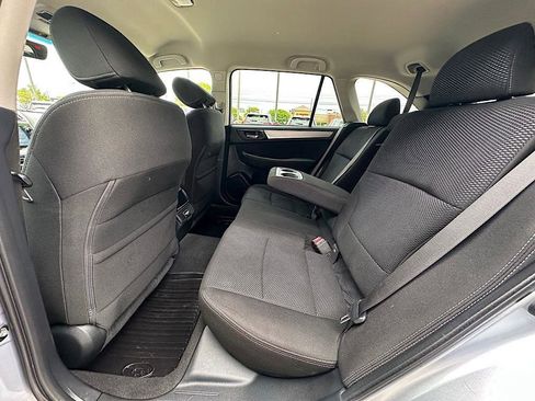 Used 2018 Subaru Outback 2.5i Premium AWD/4WD image 15