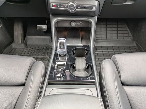 Certified 2023 Volvo XC40 B5 Plus w/ Driver Assist Package image 19