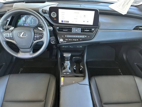 Used 2025 Lexus ES 300h w/ Premium Package FWD image 16