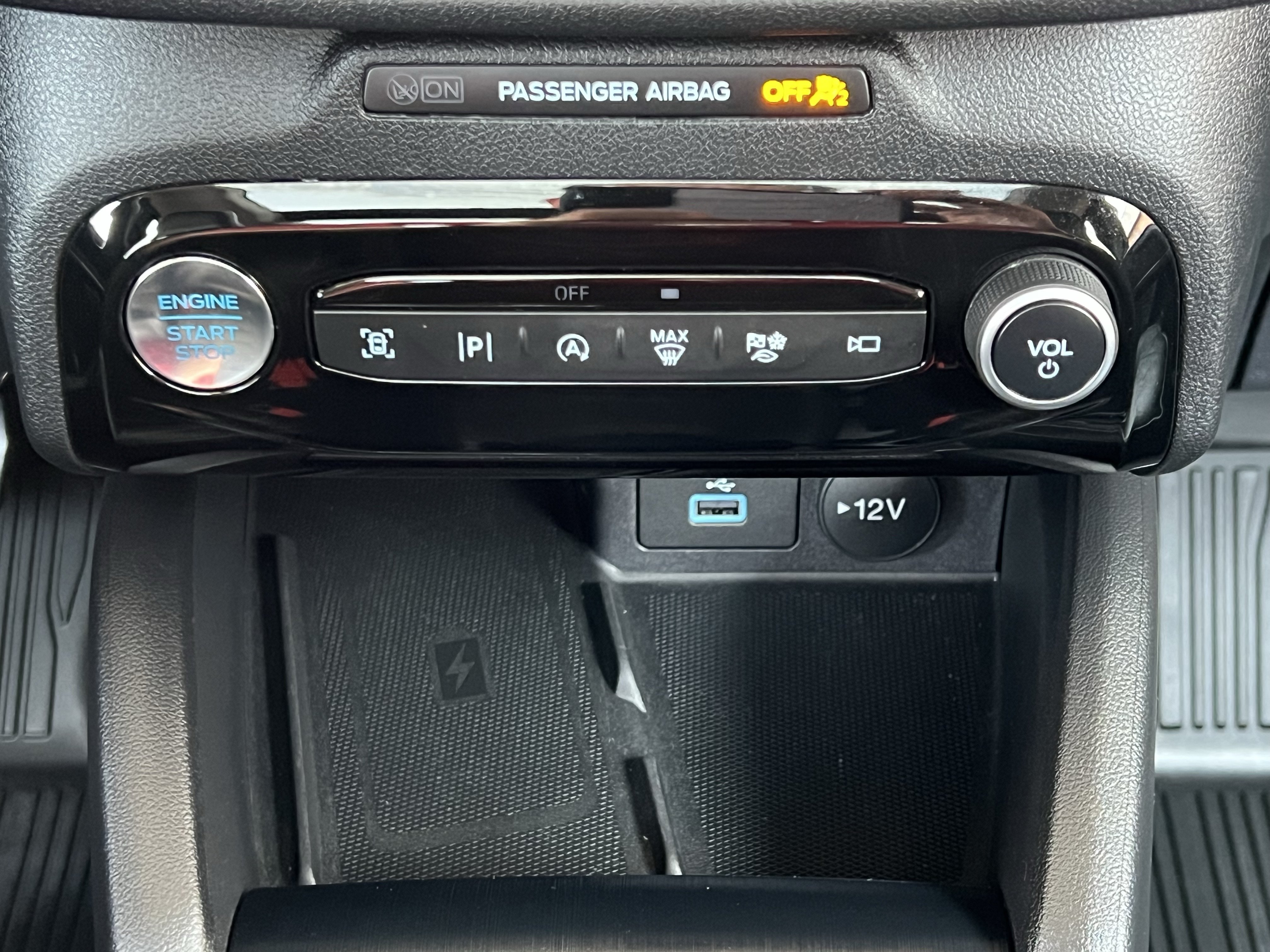Used 2023 Ford Escape Platinum w/ Premium Technology Package AWD/4WD image 26