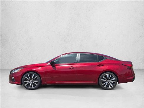 Used 2022 Nissan Altima 2.5 SR FWD image 9