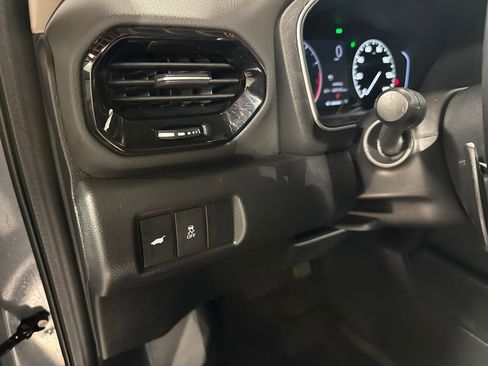 Used 2024 Honda Pilot Touring image 18
