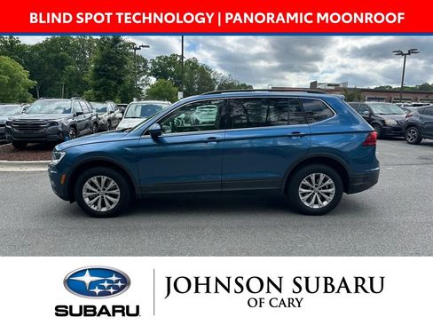 Used 2019 Volkswagen Tiguan SE w/ Panoramic Sunroof Package FWD image 2