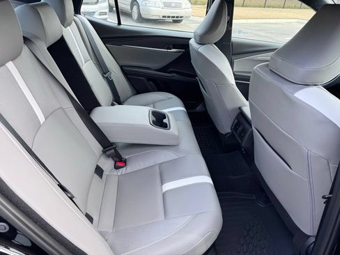 Used 2025 Toyota Camry SE FWD image 29