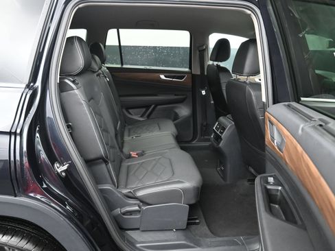 Used 2025 Volkswagen Atlas SE AWD/4WD image 10