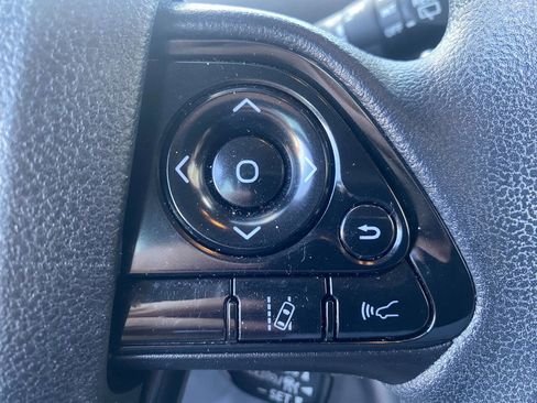 Used 2022 Toyota Prius LE image 20