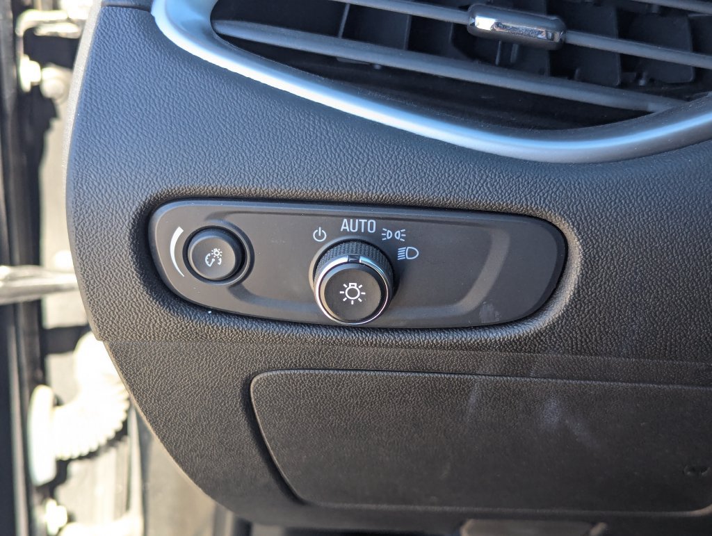 Used 2025 Chevrolet Malibu LT FWD image 23