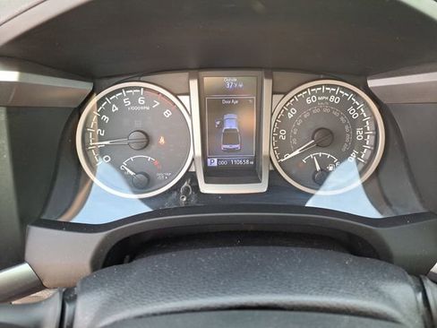 Used 2017 Toyota Tacoma SR5 image 7