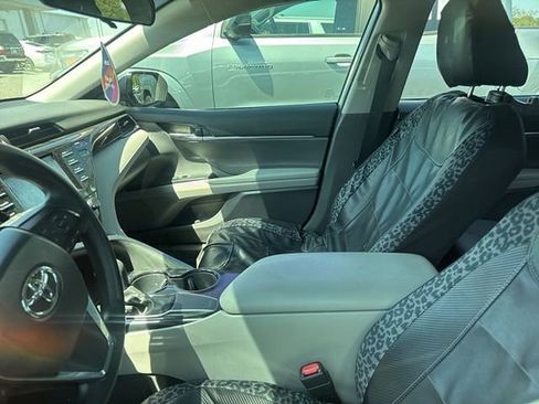 Used 2020 Toyota Camry LE image 8
