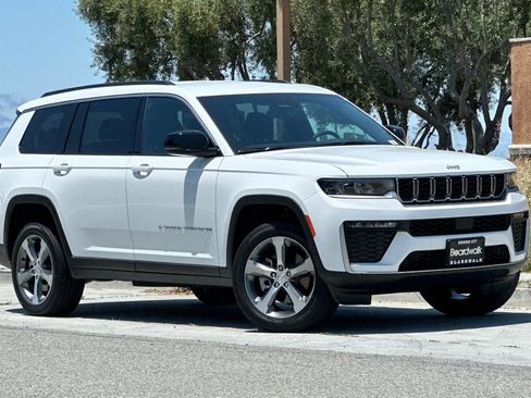 New 2026 Jeep Grand Cherokee L Limited AWD/4WD image 2
