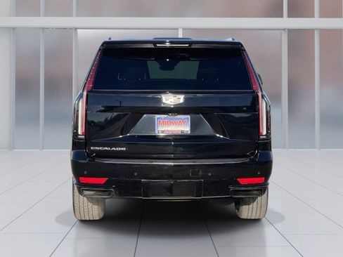Used 2023 Cadillac Escalade Sport image 5