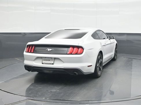 Used 2018 Ford Mustang Coupe RWD image 20
