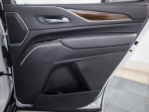 Used 2023 Cadillac Escalade Premium Luxury image 20