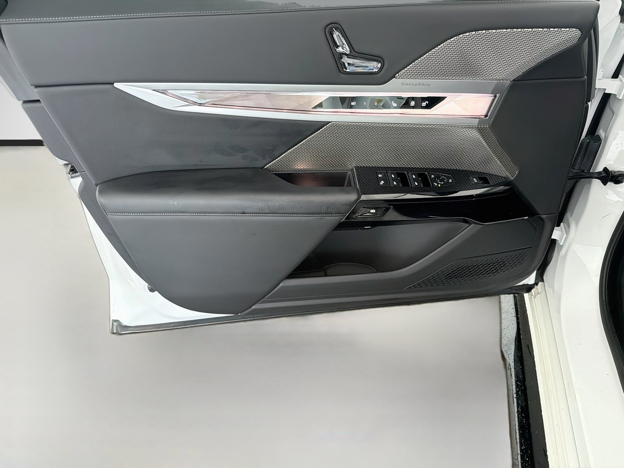 Used 2023 BMW 740i RWD image 21