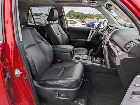 Used 2022 Toyota 4Runner Limited AWD/4WD image 23