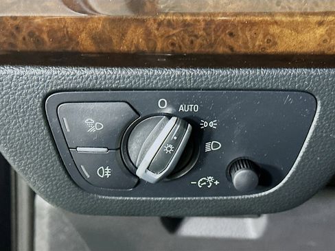 Used 2020 Audi Q5 2.0T Premium image 17