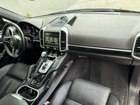 Used 2016 Porsche Cayenne S image 24