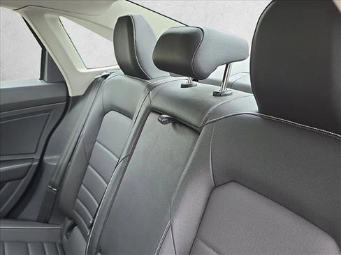 Used 2024 Volkswagen Jetta SE FWD image 19