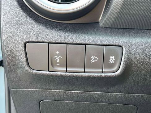 Certified 2023 Hyundai Kona SE image 20