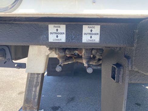 Used 2014 Ford F550 4x4 SuperCab Super Duty image 37
