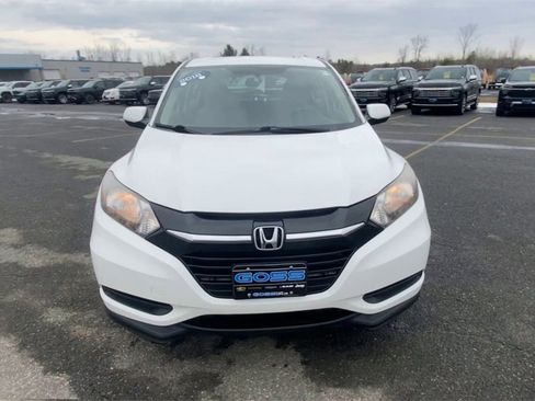 Used 2018 Honda HR-V LX image 3