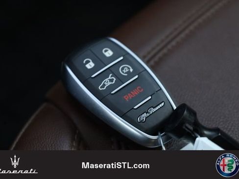 Used 2023 Alfa Romeo Stelvio Ti image 28