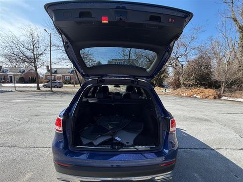 Used 2018 Mercedes-Benz GLC 300 4MATIC image 18