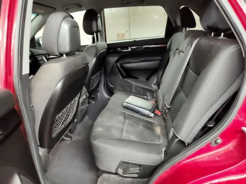 Used 2014 Kia Sorento LX image 12