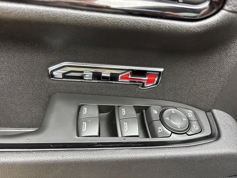 Used 2025 GMC Sierra 1500 AT4 w/ Technology Package AWD/4WD image 22