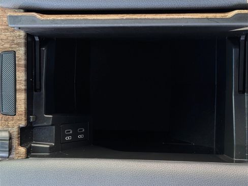 Certified 2025 Toyota Sienna Limited image 26