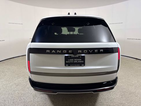 Used 2025 Land Rover Range Rover Long Wheelbase SE AWD/4WD image 4