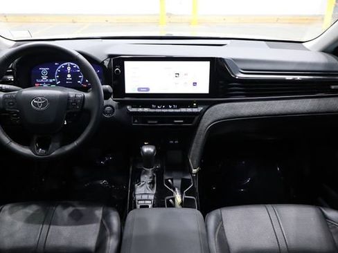 Used 2025 Toyota Camry XLE FWD image 29